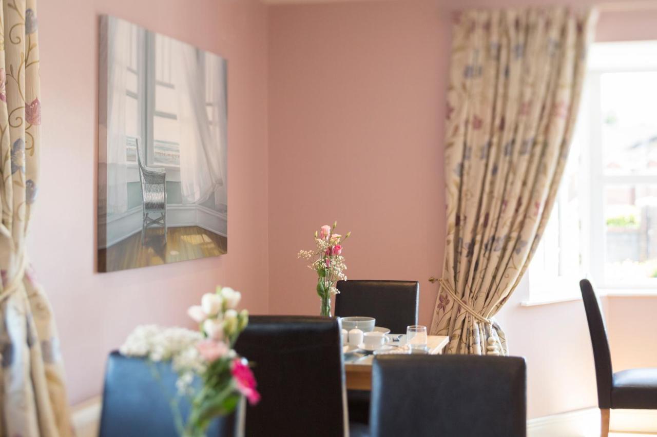 ホテル Caravogue House トリム エクステリア 写真
